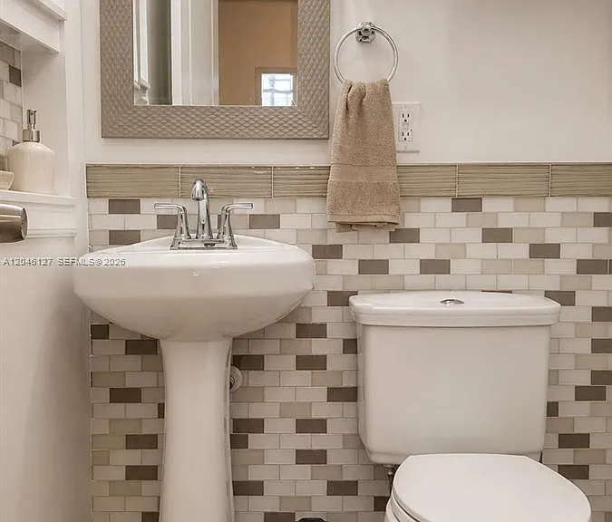 1028 S 62nd Ave #B — Photo 10