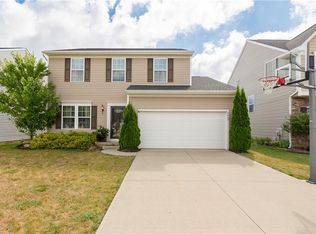 6689 Majestic Dr, North Ridgeville, OH 44039
