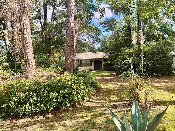 3rd image of 554 Hayley Rd