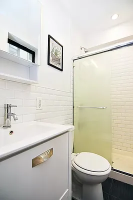 Rented by Bohemia Realty Group | media 18