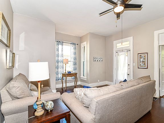 5th image of 1541 Maple Ave