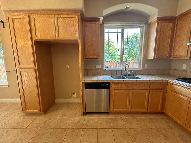 685 Stetson Dr — Photo 13