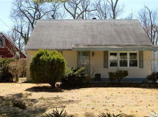 1064 South Dr, Merrick, NY 11566