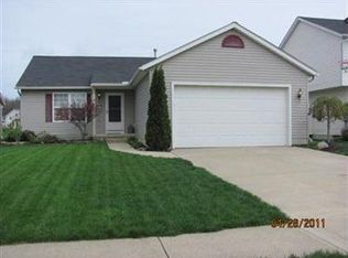 38444 Rain Tree Cir, North Ridgeville, OH 44039