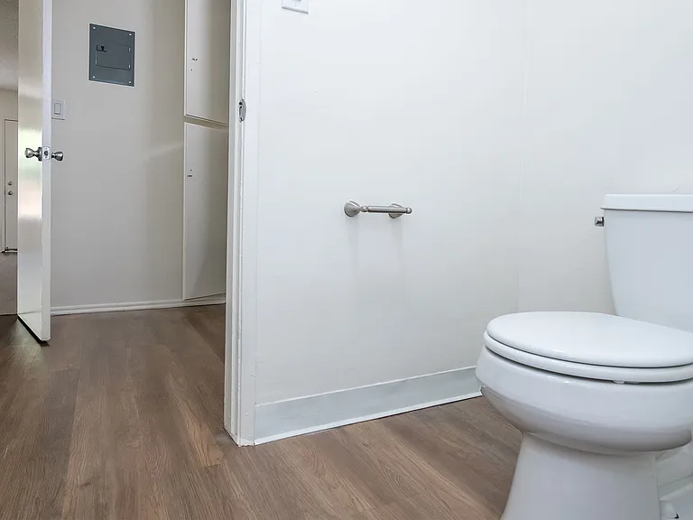 1132 Rosedale Ave — Photo 12