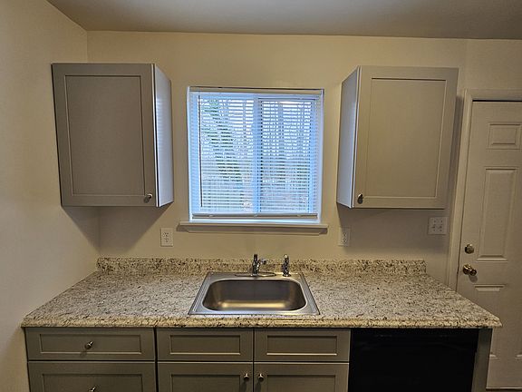 5th image of 315 Kemper Dr