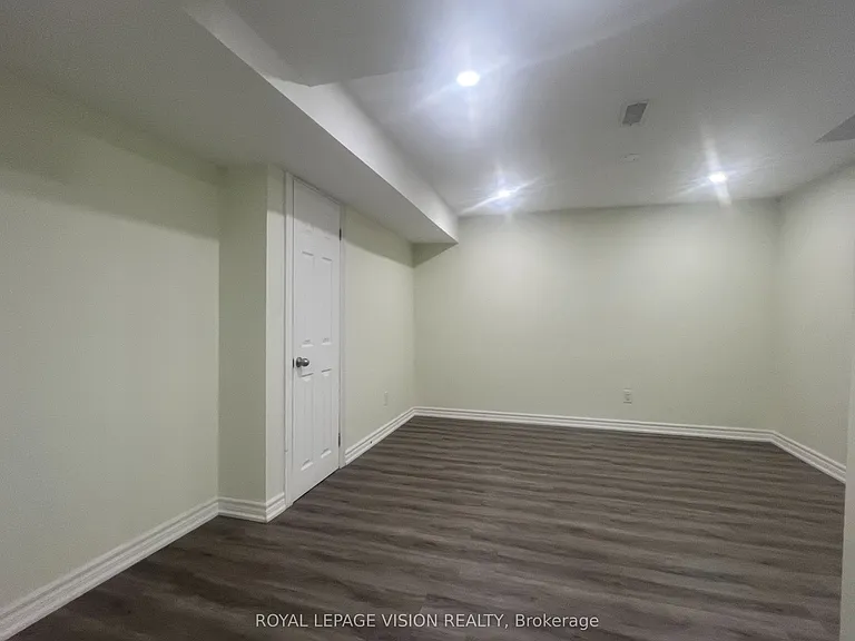 25 Gabrielle Cres #BASEMENT — Photo 13