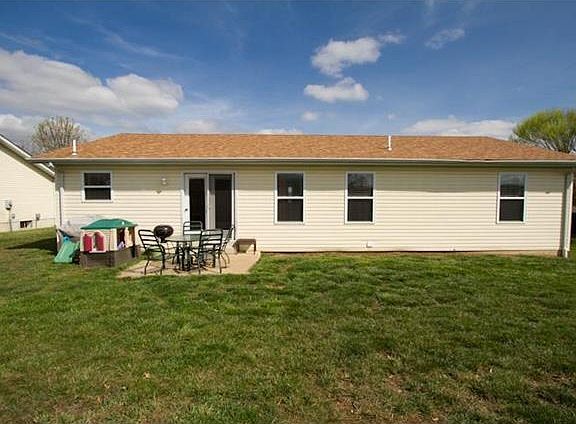 3rd image of 270 Hickory Forest Dr