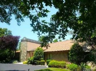 62 14th & Lattingtown Rd, Locust Valley, NY 11560