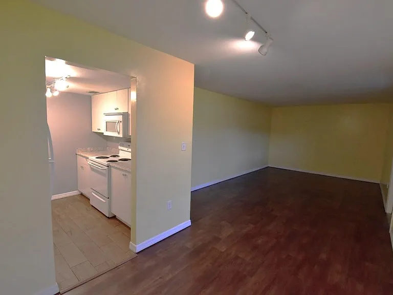 1406 Holden Ave #A10 — Photo 6