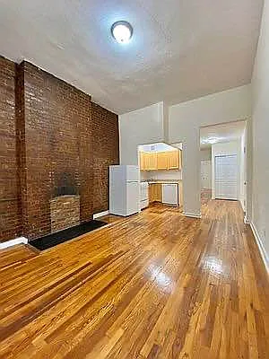 Rented by Waverly Realty Associates | media 2