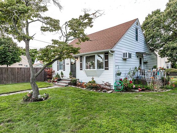 2nd image of 2759 Janet Ave