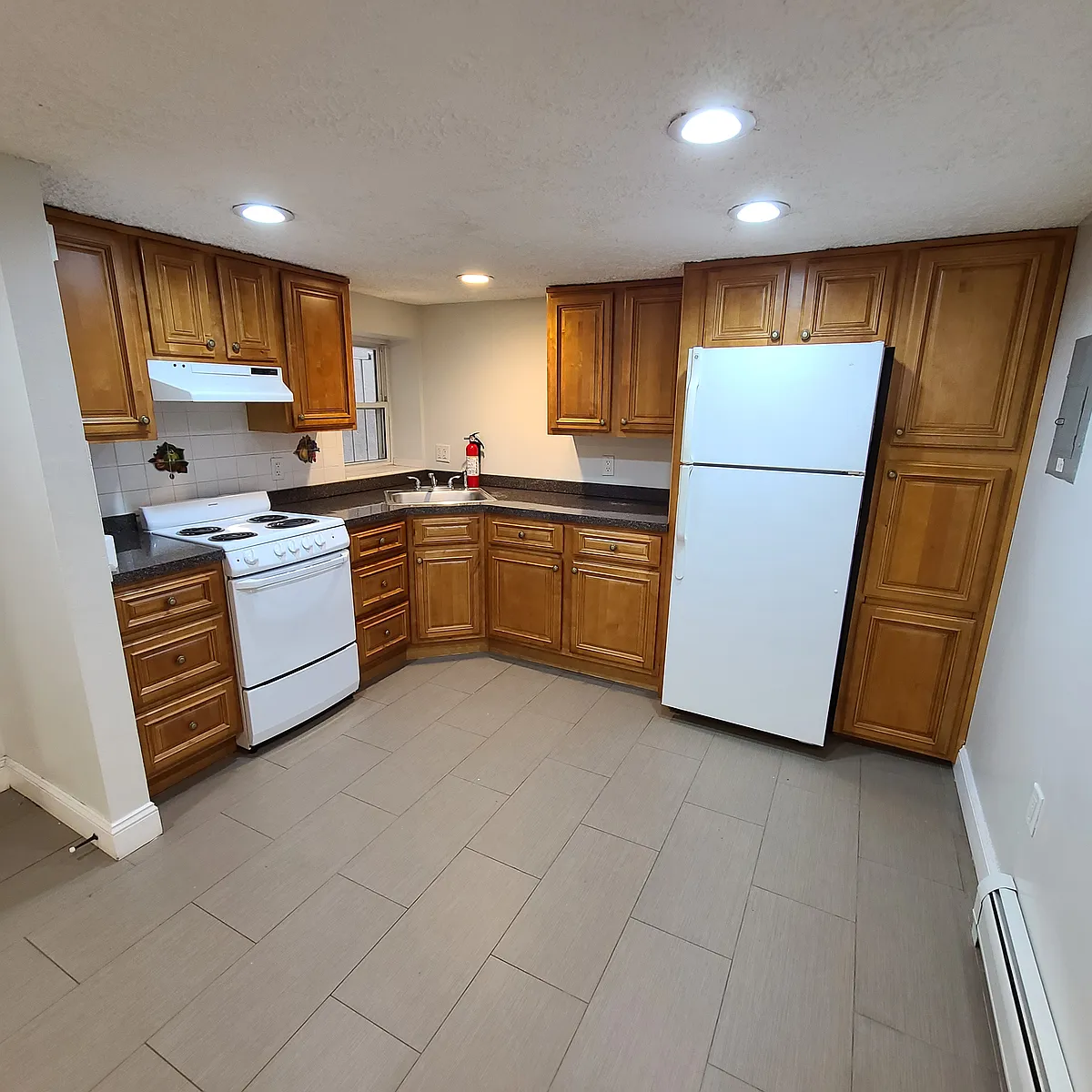 Building Photo - 242 46th St #BASEMENT