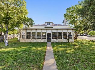 1028 Jefferson St, Kerrville, TX 78028