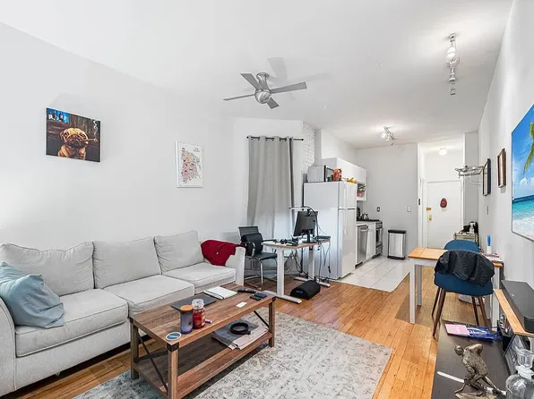313 E 89th St APT 2C, New York, NY 10128