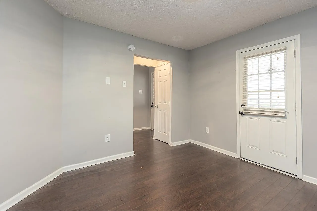3935 N Heatherhill Dr — Photo 4