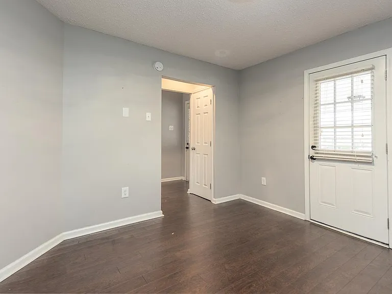 3935 N Heatherhill Dr — Photo 4