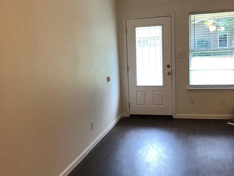 5940 Mona Ln #B — Photo 25