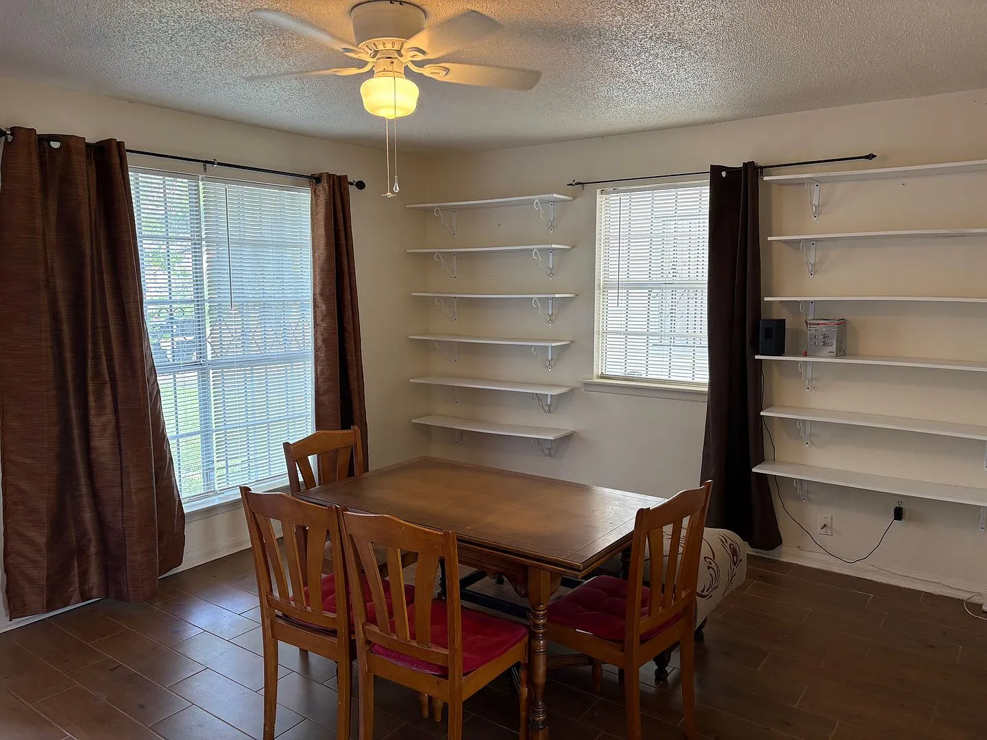 3 Bedroom Townhome Just 3 Blocks from St. Charles Ave. — Photo 2
