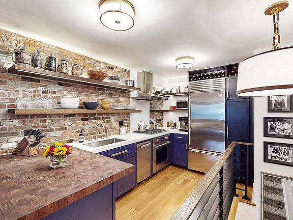 4th image of 215 E 81st St APT 4F