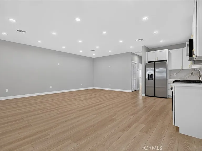 16425 Clymer St — Photo 14