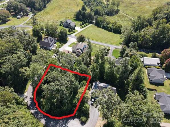 89 Hamilton Woods Ln, Etowah, NC 28729