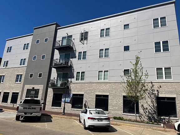 2nd image of 333 S 1st St Unit 3