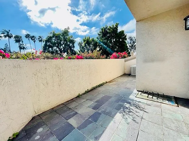 7616 Palmilla Dr — Photo 3