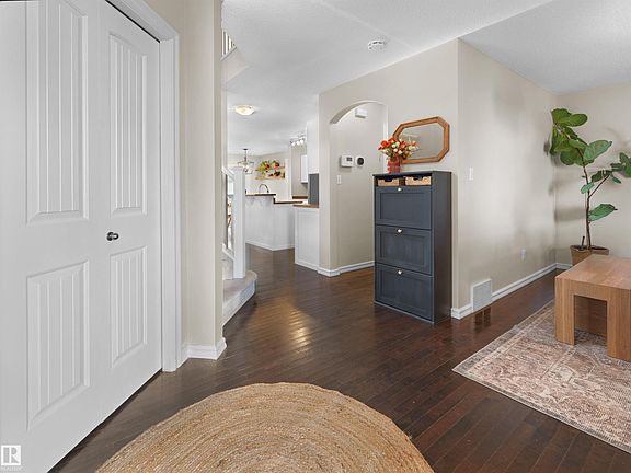 4th image of 1175 36th Ave NW