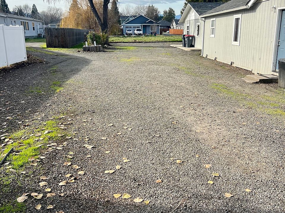2nd image of 1820 Kings Hwy #1
