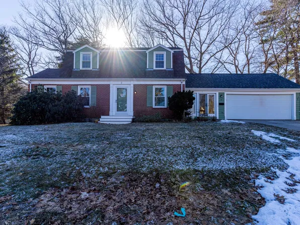2 Seavey Street, Hampton, NH 03842