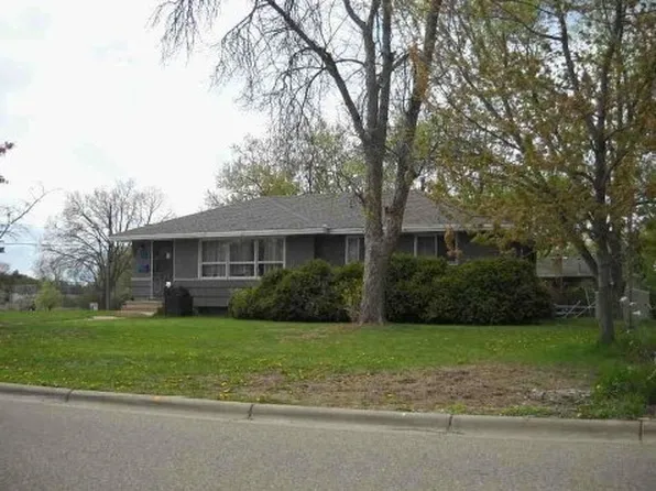 6101 Kyle Ave N, Brooklyn Center, MN 55429