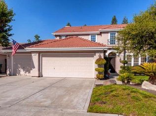 1588 E La Quinta Dr, Fresno, CA