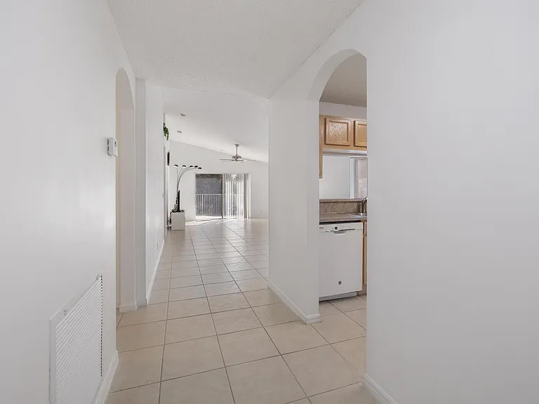 3800 Woodfield Dr — Photo 8
