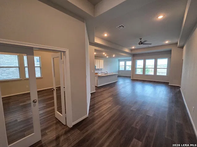 4 bed, 2.0 bath, 2184 sqft, $2,200 — Photo 3
