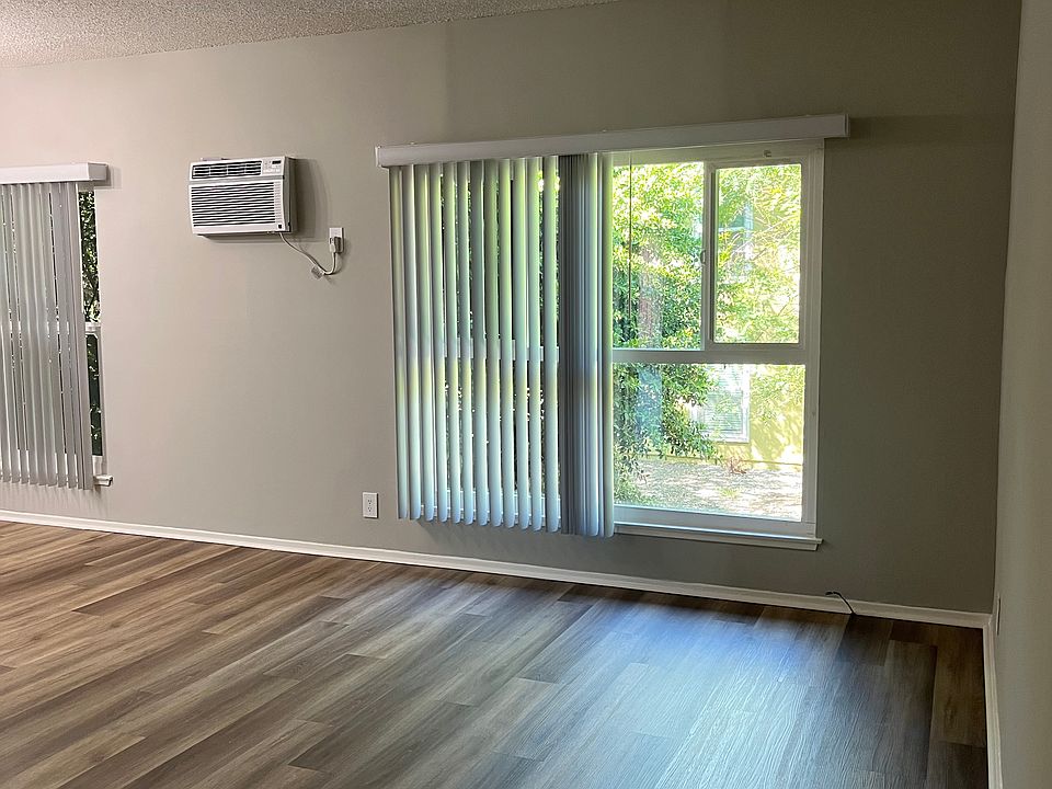 1st image of 10565 Haddon Ave #311
