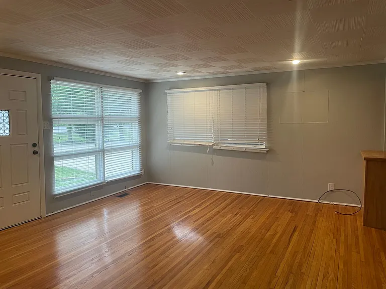 214 W Meadow Dr — Photo 14