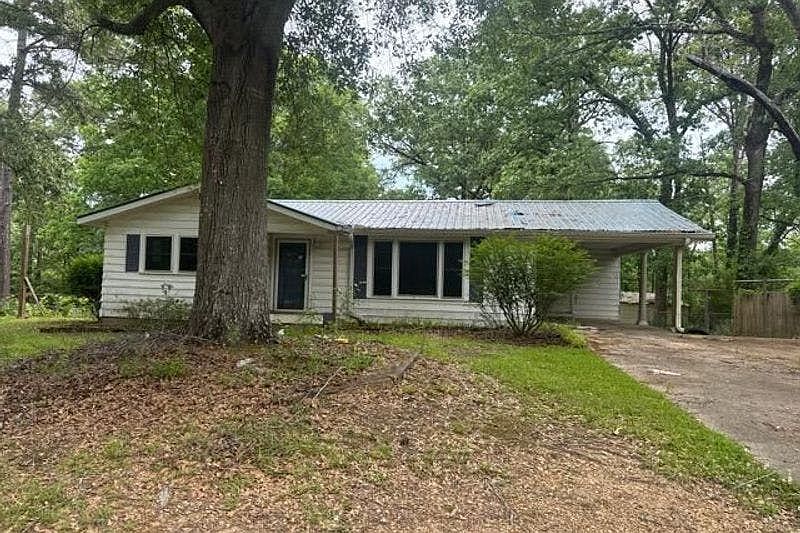 1st image of 433 Arrow Rd