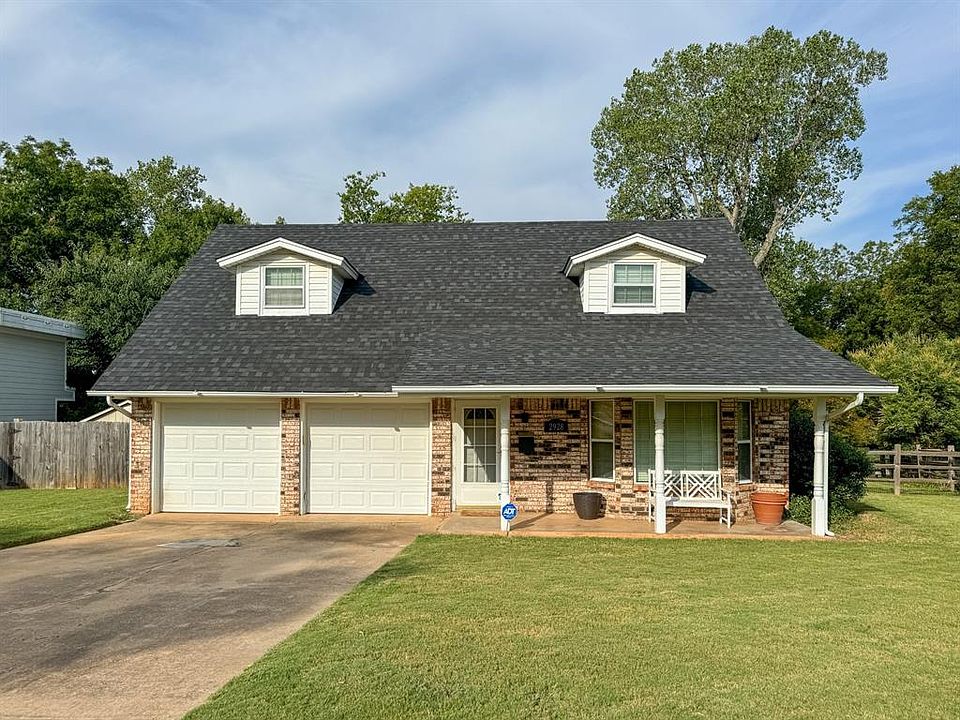 1st image of 2928 Woodview Dr