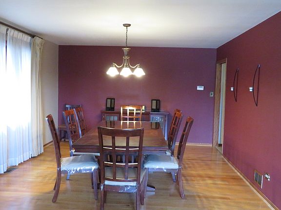 4th image of 15804 Joann Ln