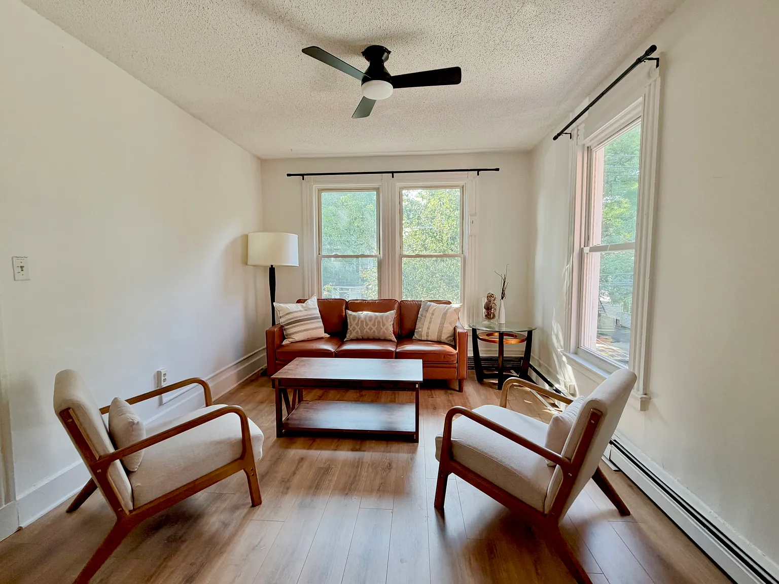 6 bed, 1700 sqft, $800 — Photo 1