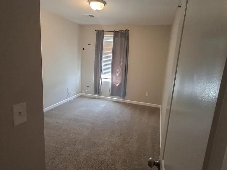 2137 Belmont Cir — Photo 22