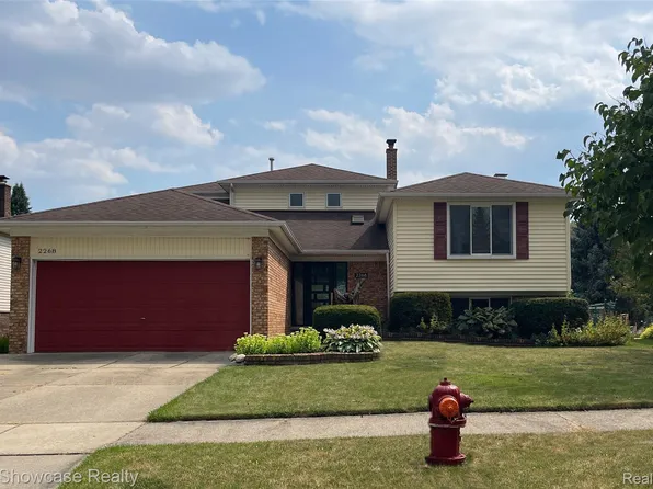 2268 Academy Dr, Troy, MI 48083