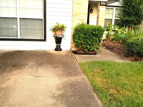 13031 Ambrose St, Houston, TX 77045