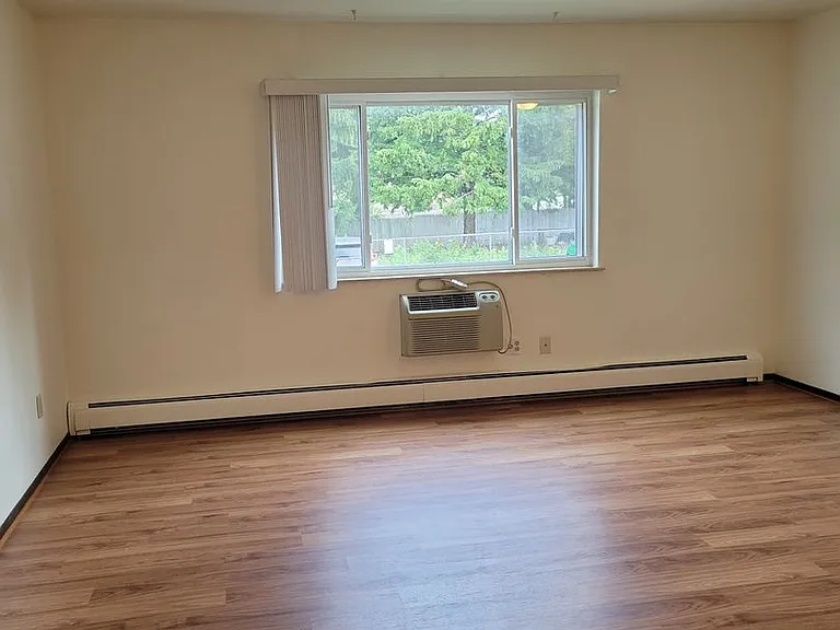 150 E Dekora St — Photo 5