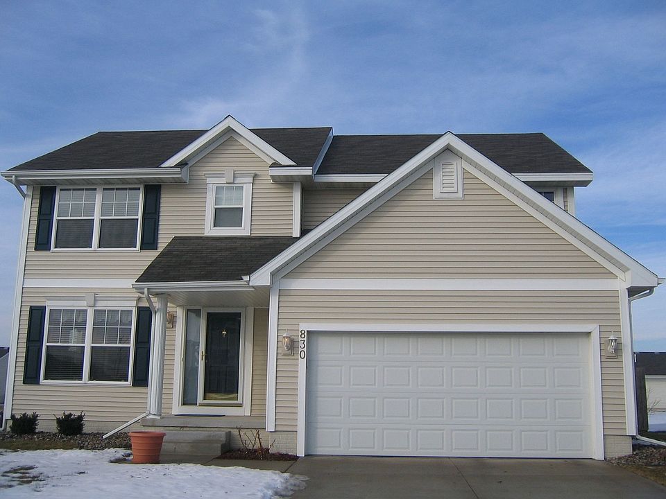 1st image of 830 SE Willow Brook Dr