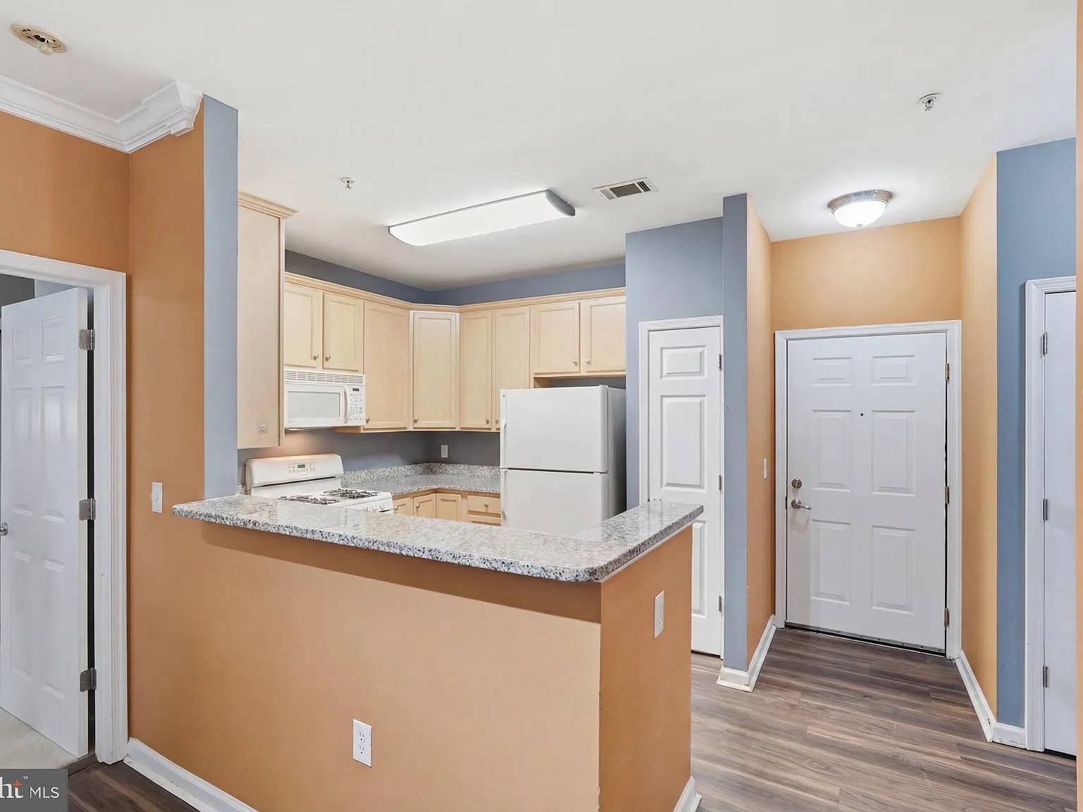 Chantilly Park Condo — Photo 4