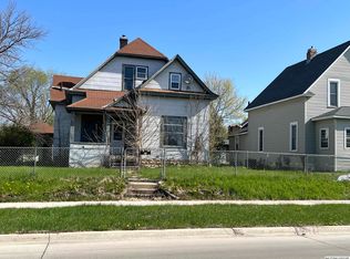 210 6th St SE, Mason City, IA 50401