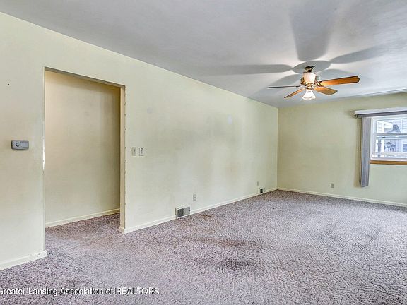5th image of 1023 Tulip St
