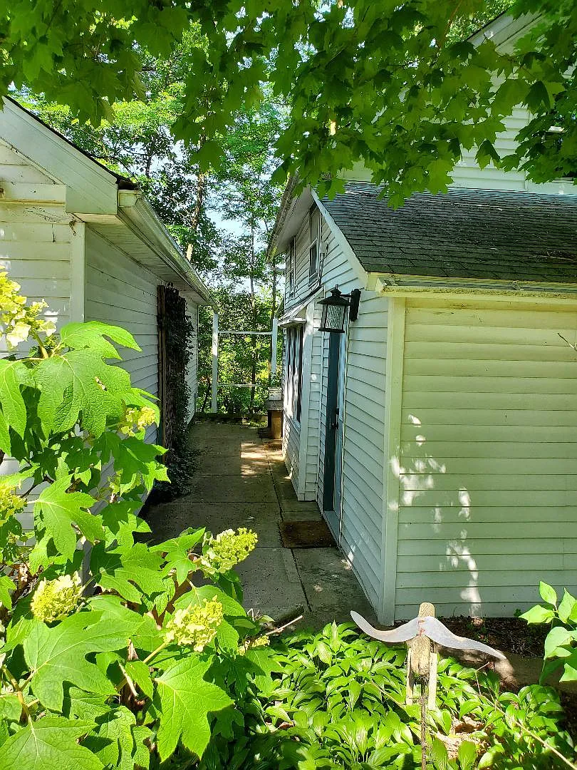 352 W Saint Charles Rd photo 1